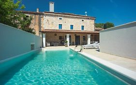 Casa Evina